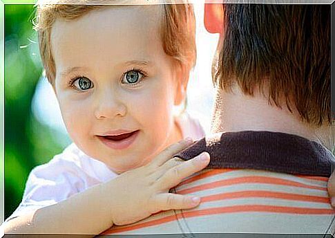 A smiling baby.