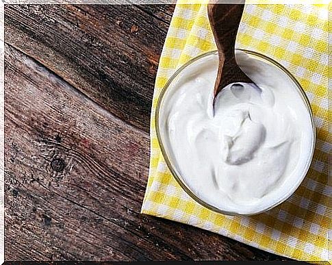 Natural yogurt