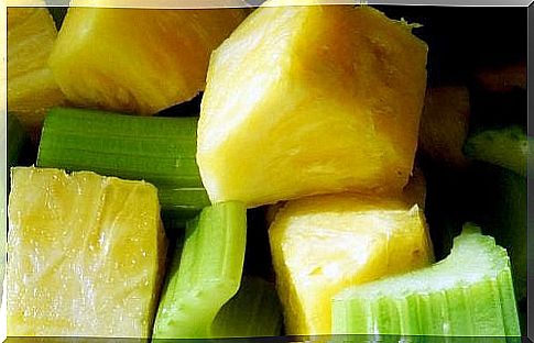 Pineapple and celery - to eat pineapple