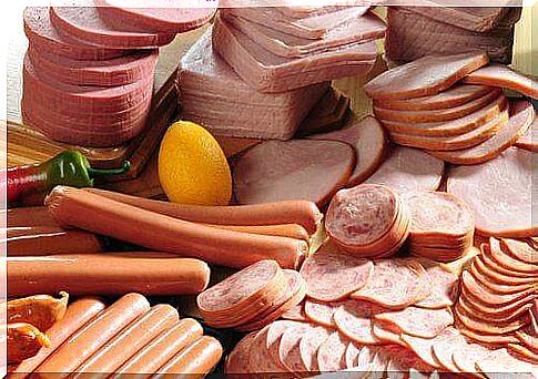 Cold cuts are often full of artificial additives