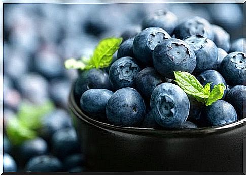 Blueberries are rich in antioxidants and fiber