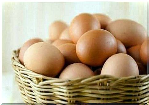 Wicker basket with eggs