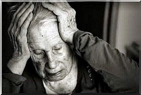 Elderly woman taking care to experience the effects of choline deficiency in the prevention and treatment of cognitive illness such as Alzheimer's