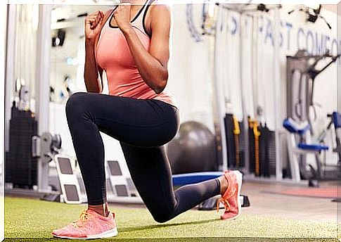 Woman doing lunges