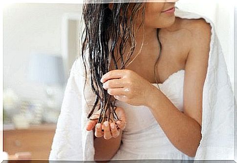 How to get beautiful hair with coconut oil