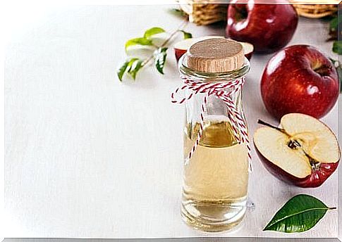 Apple cider vinegar with water tonic - natural facials