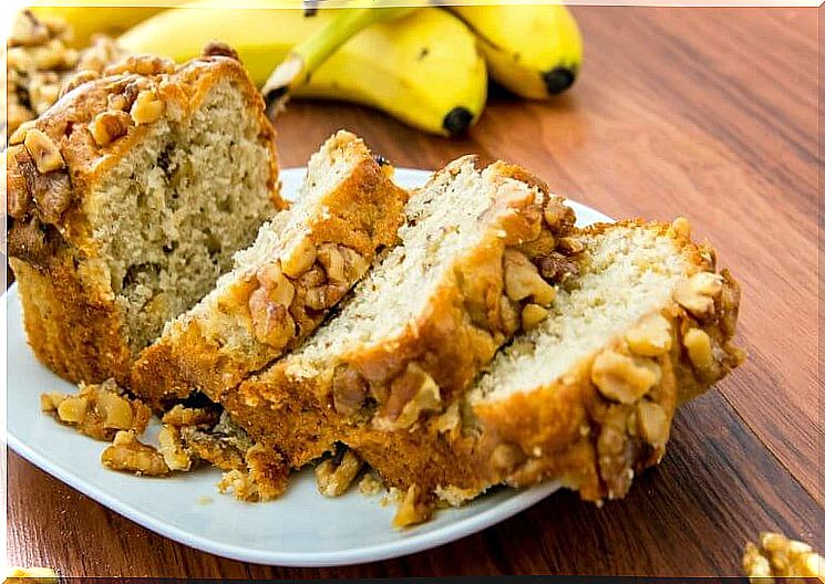 Vegan and gluten-free banana-walnut bread