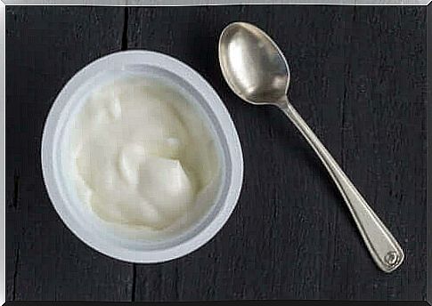 Yogurt is an example of good food for the elderly