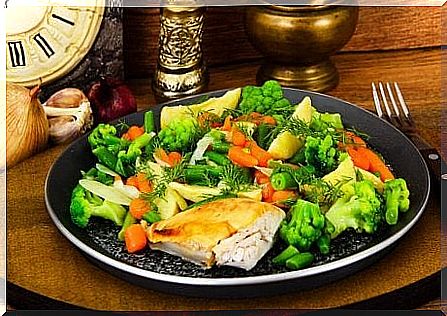 chicken and vegetables are examples of delicious recipes with chicken