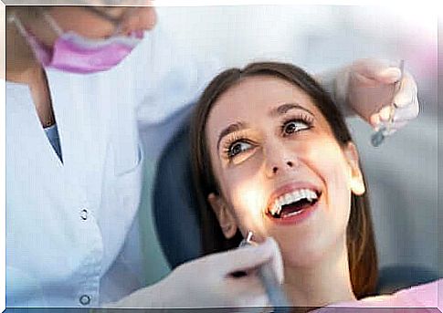 Woman to dentist