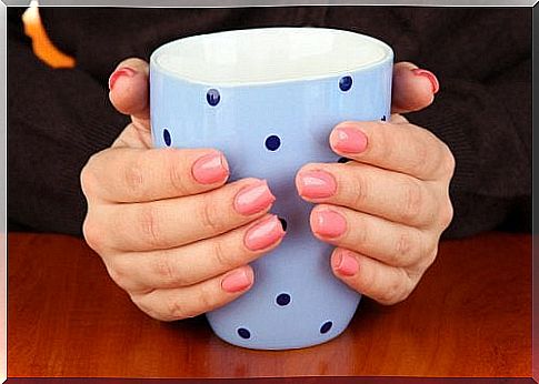 You can hold on to a hot cup if you have cold hands